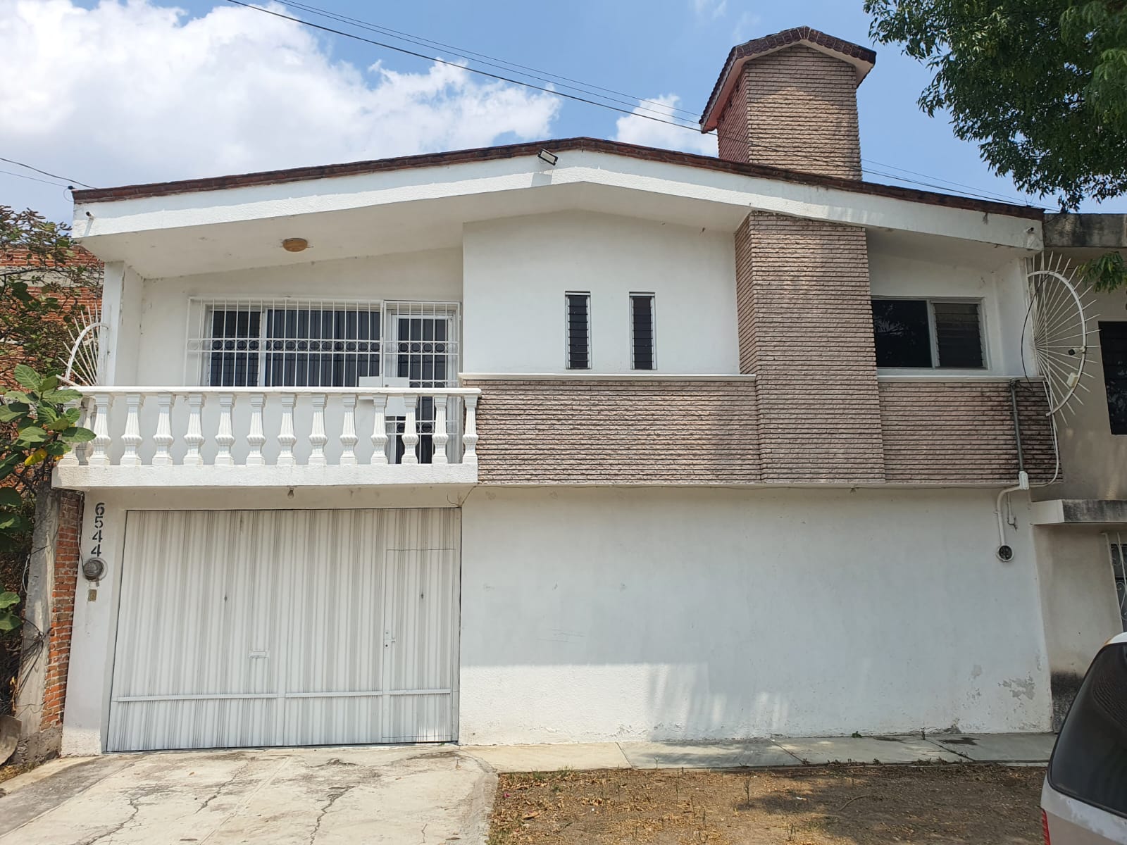 Casa sola de 2 plantas con 4 recamaras en Colonia Lomas del Sur Puebla
