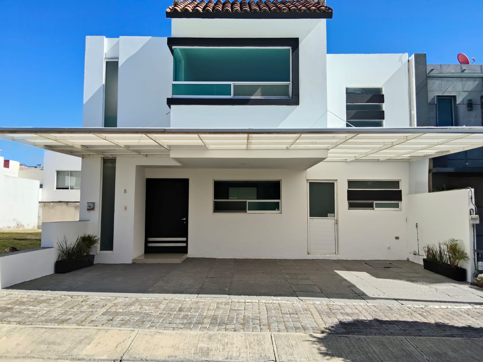 Bonita casa en Lomas de Angelopolis II frente a Sonata Puebla